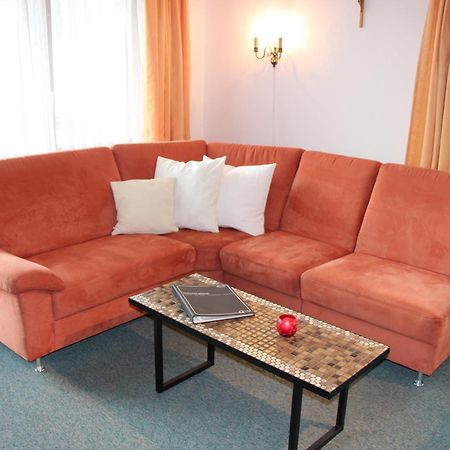 Apartments Bergrose Saas Fee Rum bild