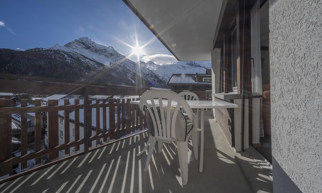 Apartments Bergrose Saas Fee Exteriör bild