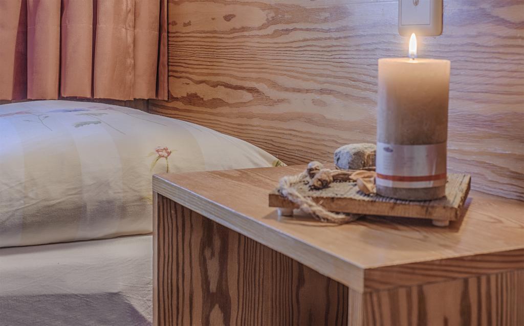 Apartments Bergrose Saas Fee Rum bild